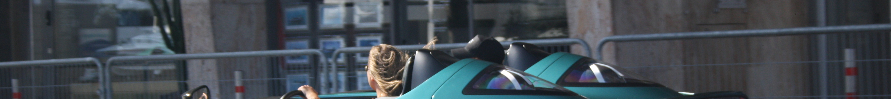 Aston Martin V12 Speedster