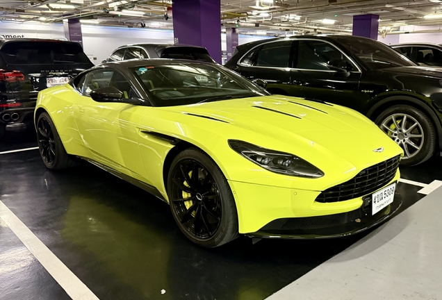 Aston Martin DB11 AMR
