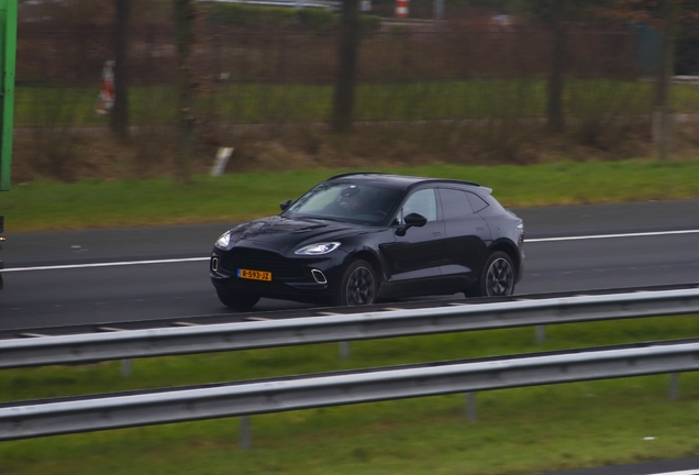 Aston Martin DBX