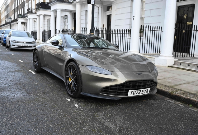 Aston Martin V8 Vantage 2018