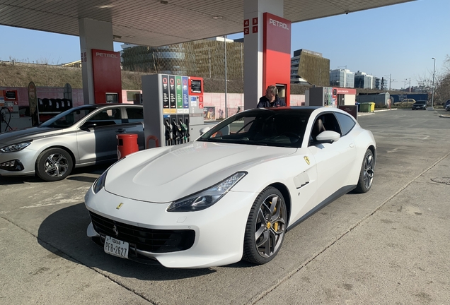 Ferrari GTC4Lusso T