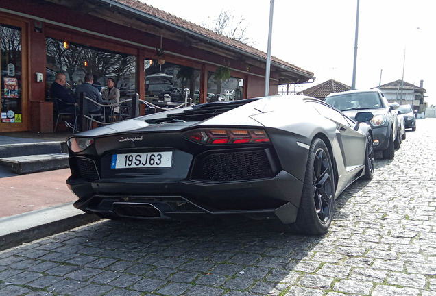 Lamborghini Aventador LP700-4
