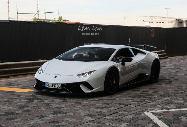Lamborghini Huracán LP640-4 Performante