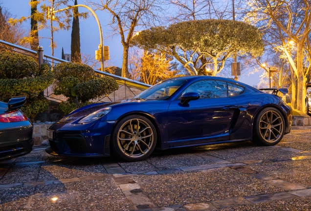 Porsche 718 Cayman GT4