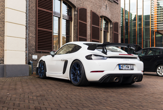 Porsche 718 Cayman GT4 RS Weissach Package