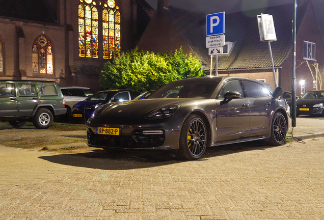 Porsche 971 Panamera Turbo S E-Hybrid Sport Turismo
