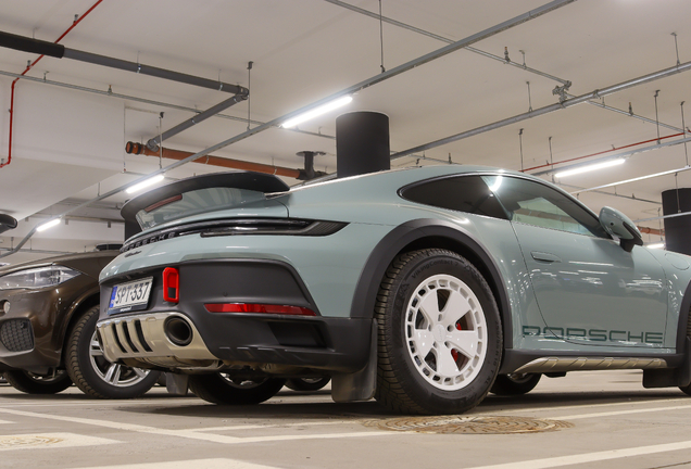 Porsche 992 Dakar