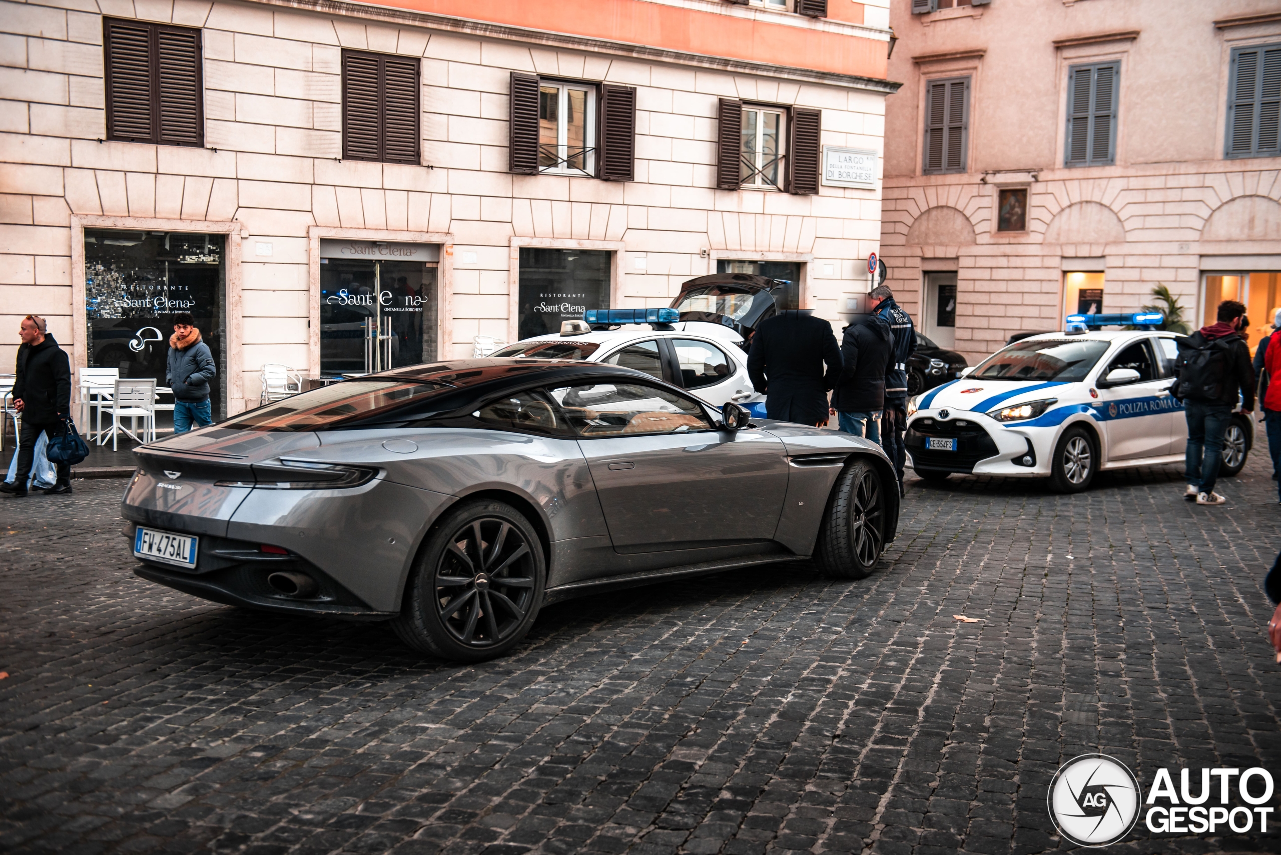 Aston Martin DB11