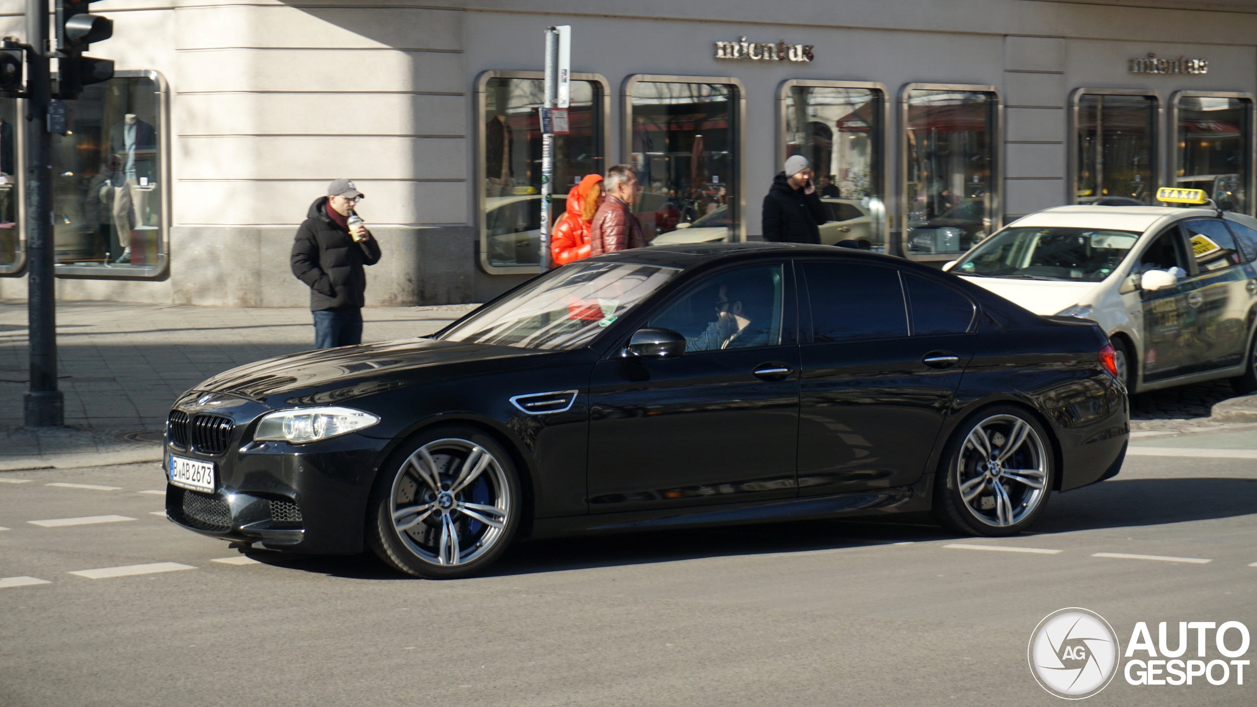 BMW M5 F10 2011