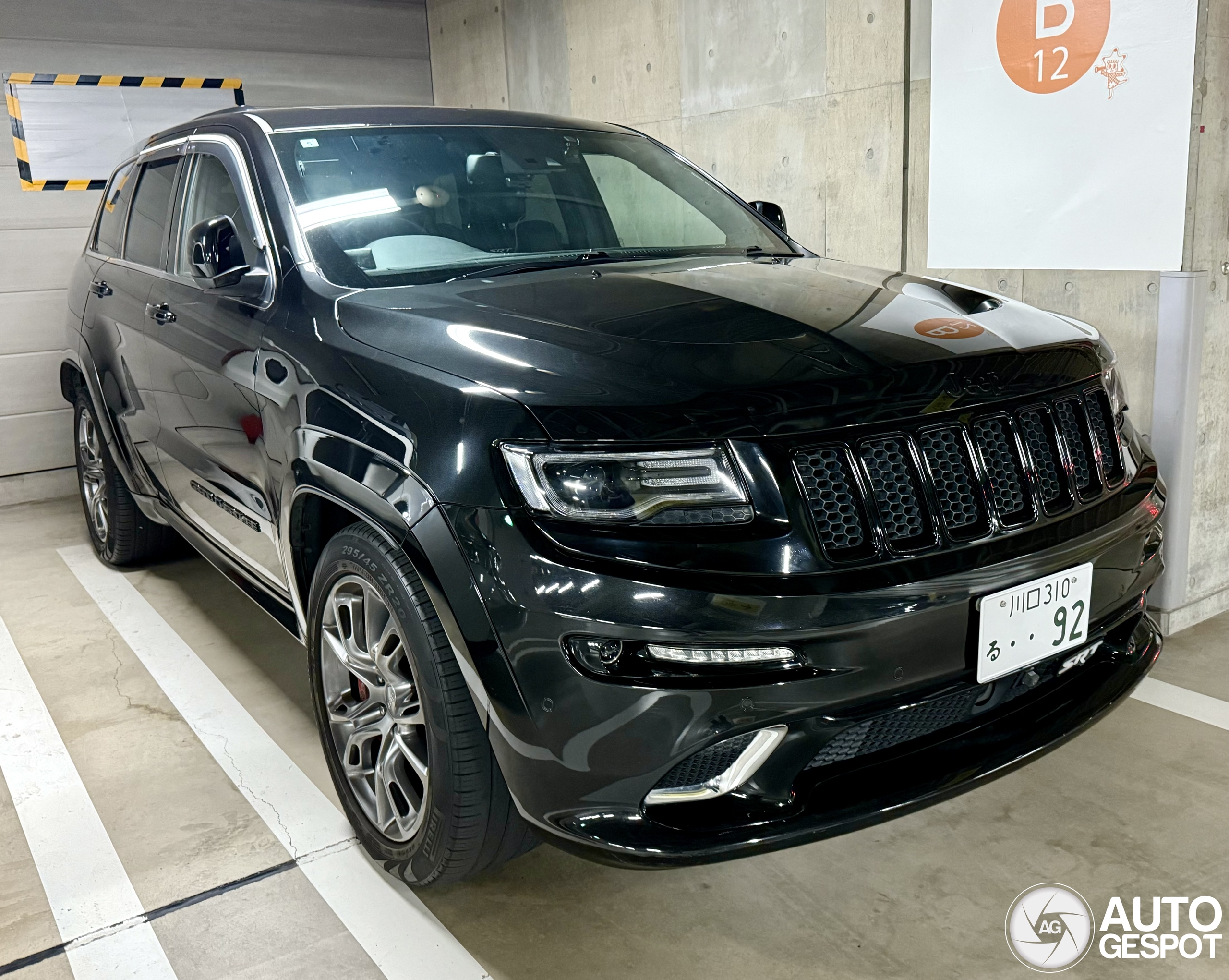 Jeep Grand Cherokee SRT 2013