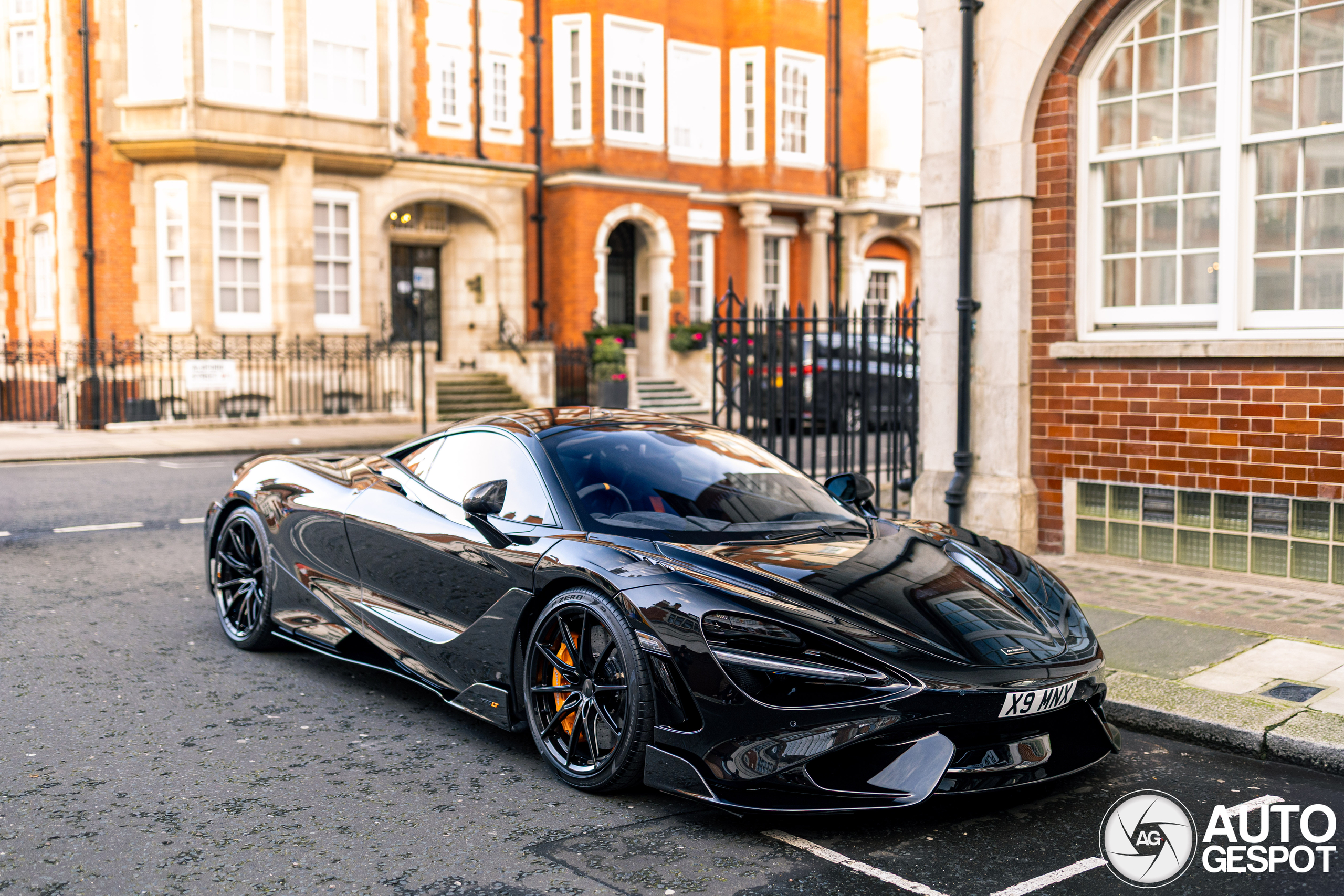 McLaren 765LT