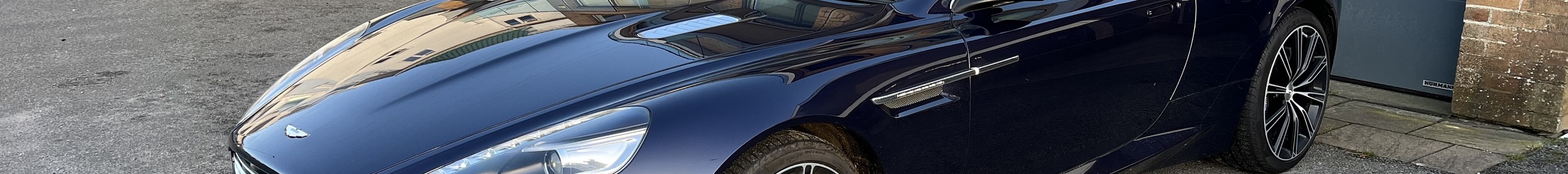 Aston Martin DB9 2013