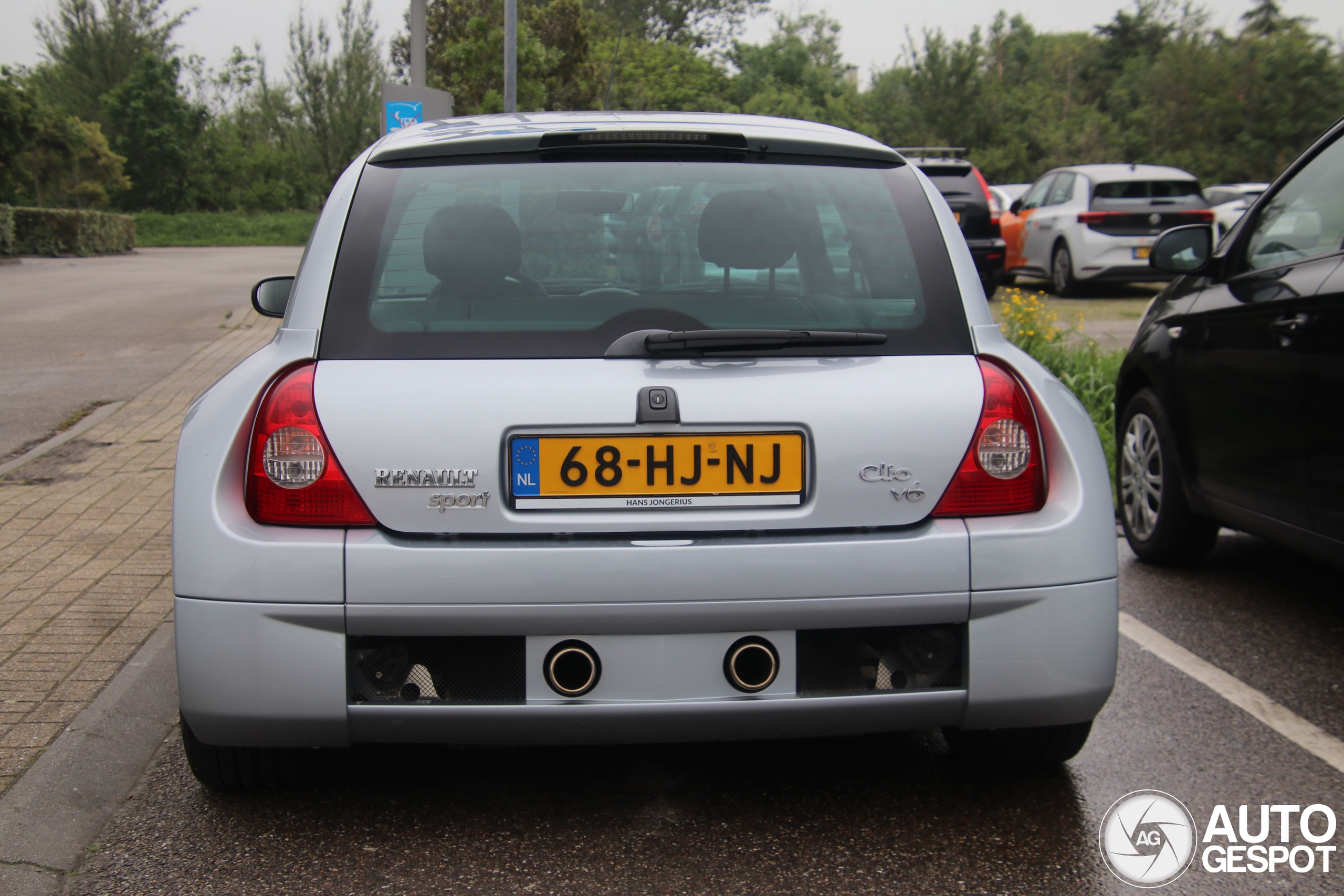 Renault Clio V6