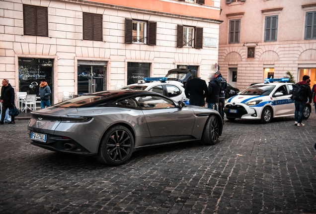 Aston Martin DB11
