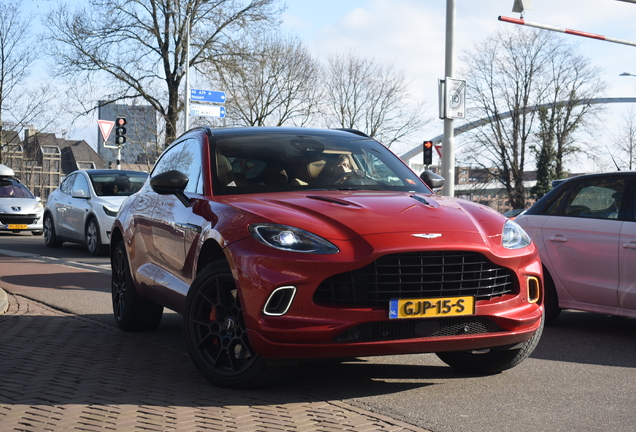 Aston Martin DBX