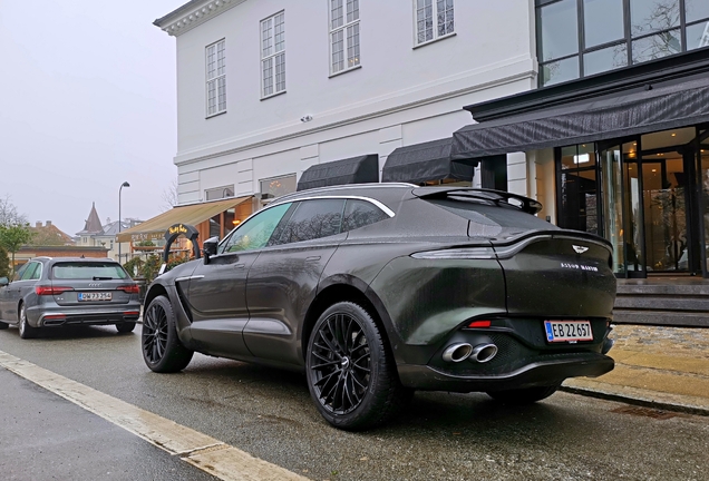 Aston Martin DBX