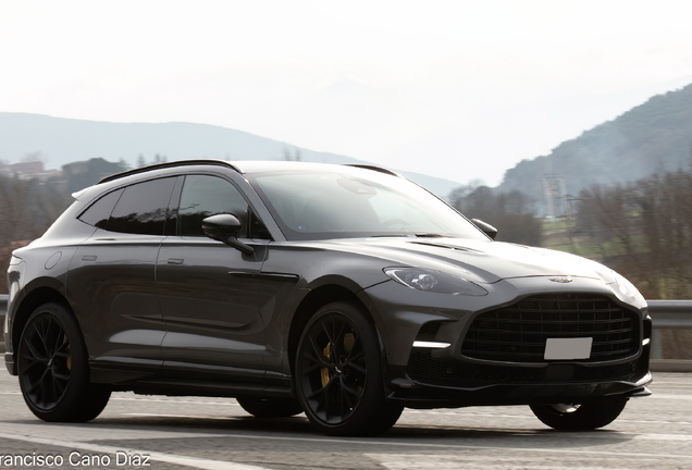 Aston Martin DBX707