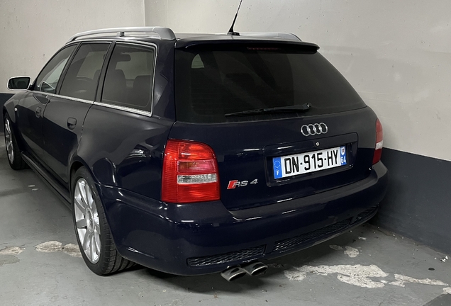 Audi RS4 Avant B5