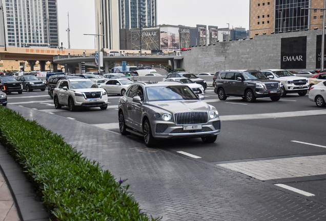 Bentley Bentayga Azure 2024