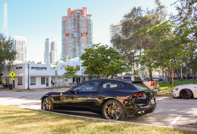Ferrari GTC4Lusso T