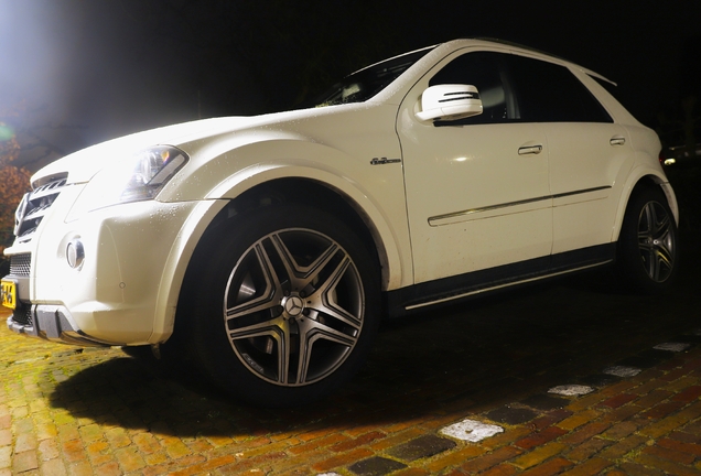 Mercedes-Benz ML 63 AMG 10th Anniversary