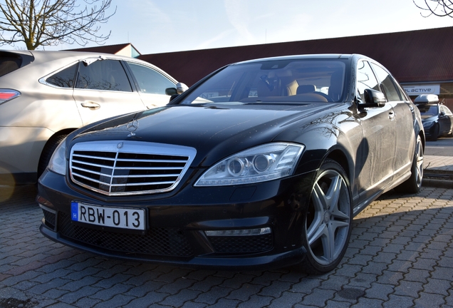 Mercedes-Benz S 63 AMG W221 2011