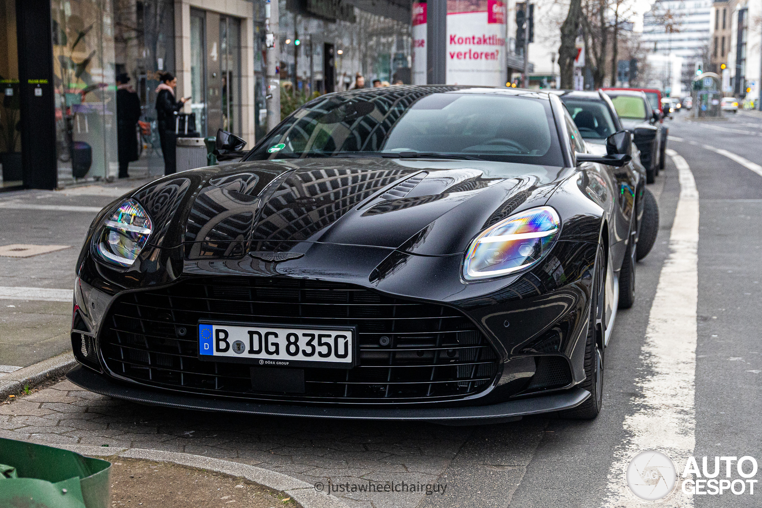 Aston Martin Vanquish verschijnt op steeds meer plekken