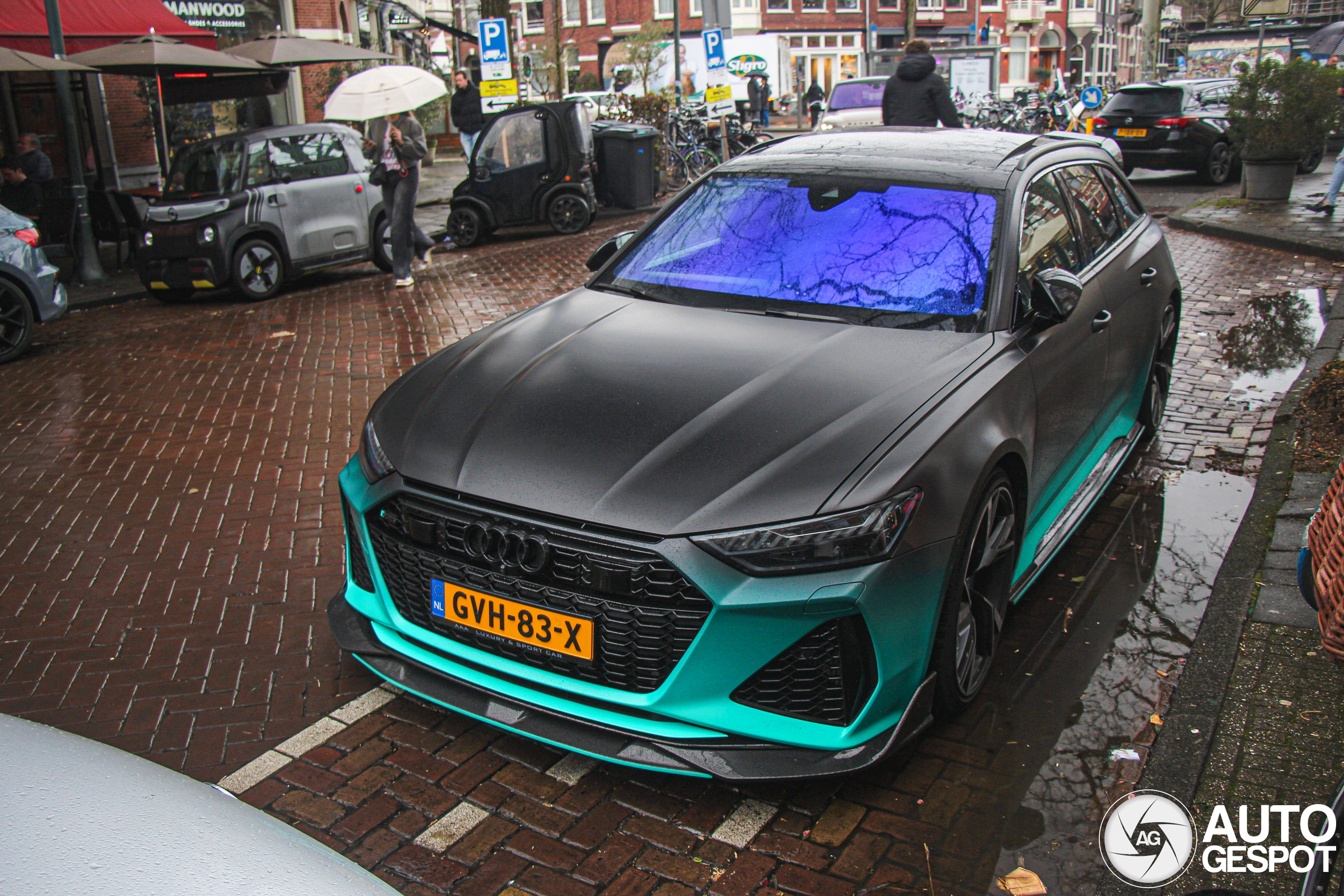 Audi RS6 Avant C8 gespot in unieke kleurcombinatie