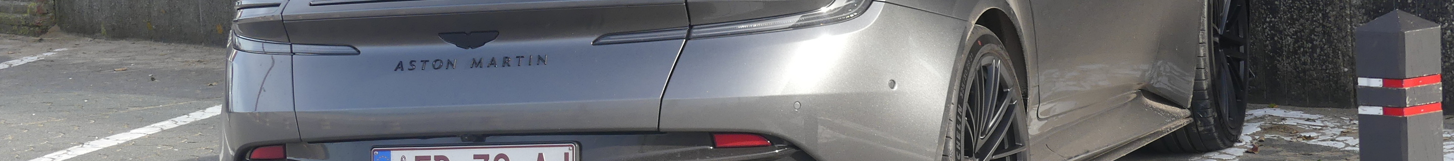 Aston Martin DB12