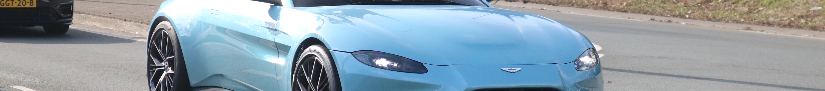 Aston Martin V8 Vantage Roadster 2020