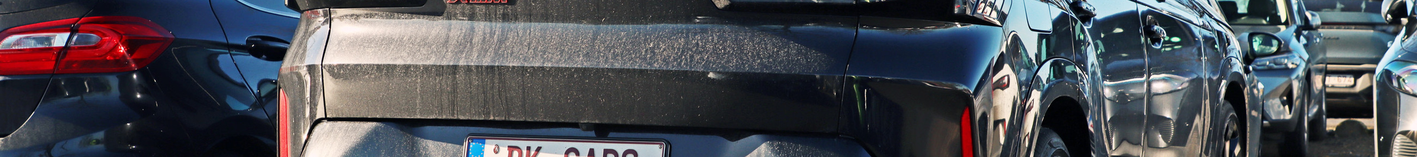 BMW XM G09 Label Red