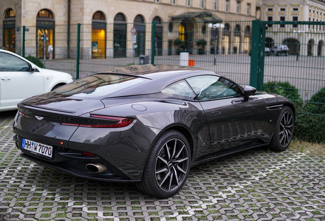 Aston Martin DB11