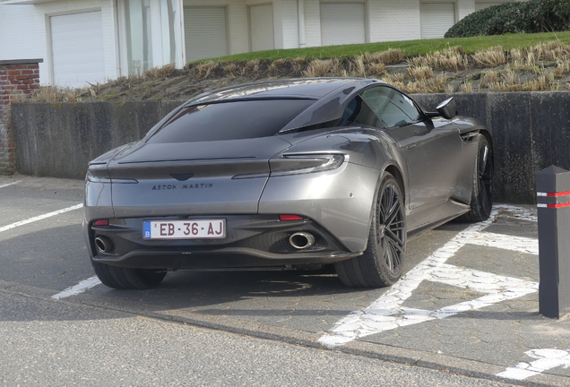 Aston Martin DB12