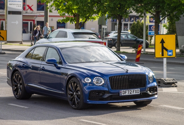 Bentley Flying Spur Hybrid Azure