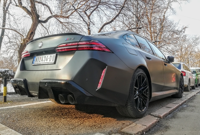 BMW M5 G90