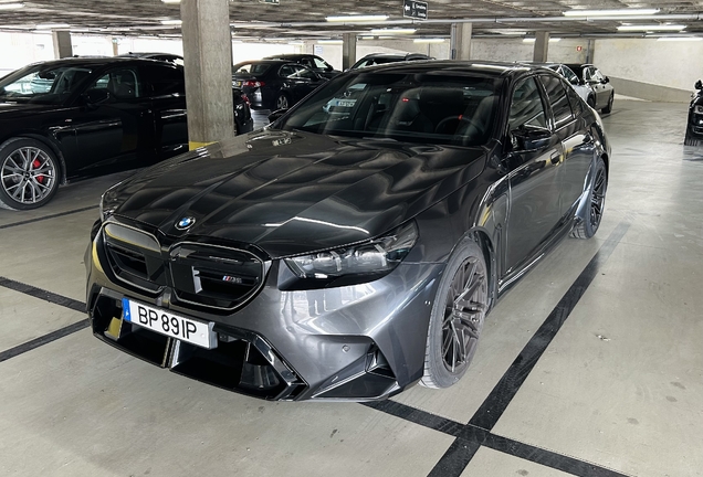 BMW M5 G90