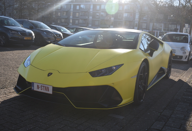 Lamborghini Huracán LP640-4 EVO