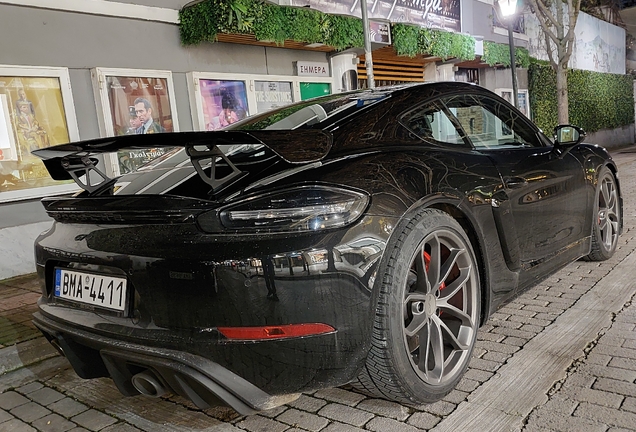 Porsche 718 Cayman GT4