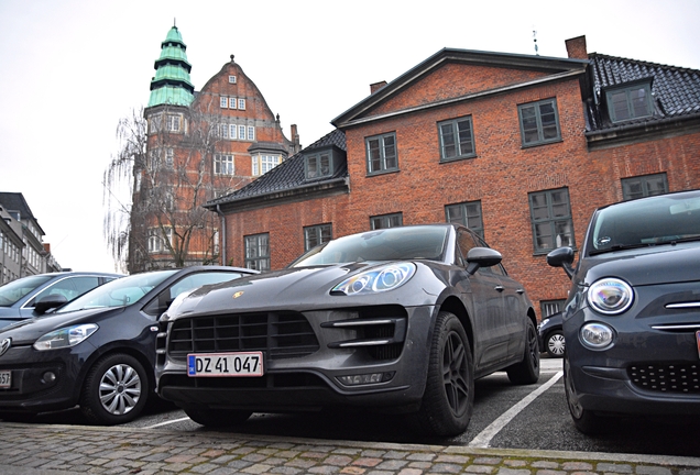 Porsche 95B Macan Turbo