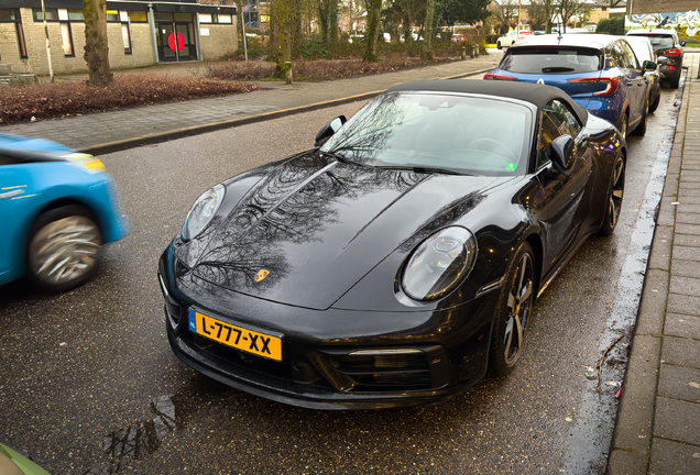 Porsche 992 Carrera 4S Cabriolet