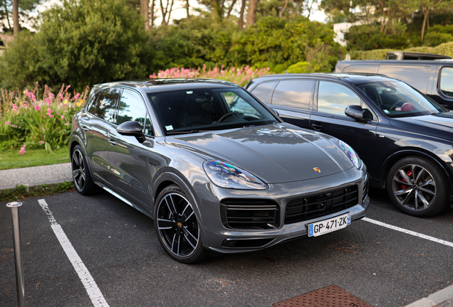 Porsche Cayenne Turbo S E-Hybrid