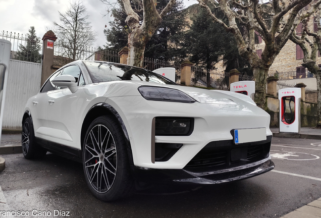 Porsche Macan EV Turbo