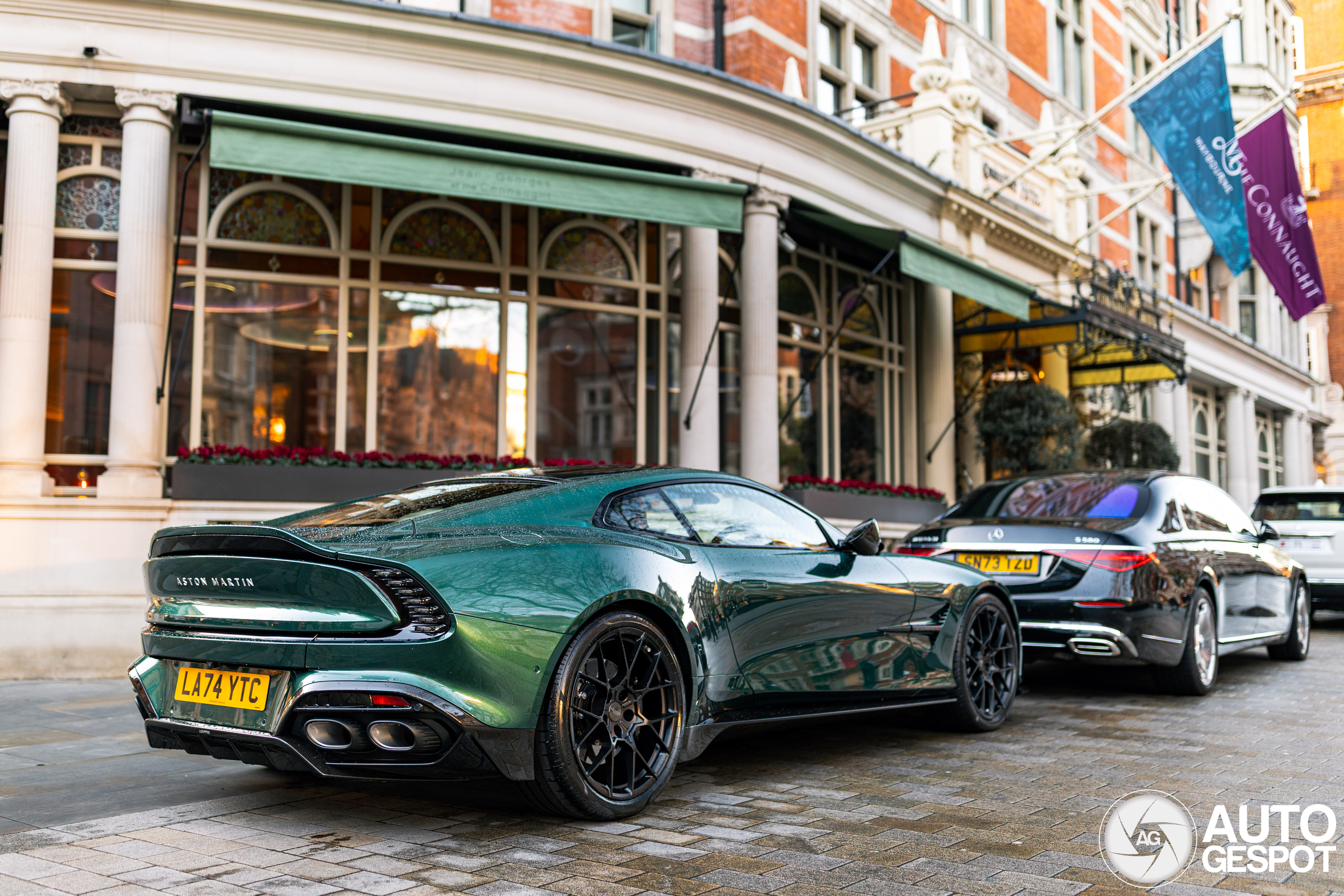 Aston Martin Vanquish verschijnt op steeds meer plekken