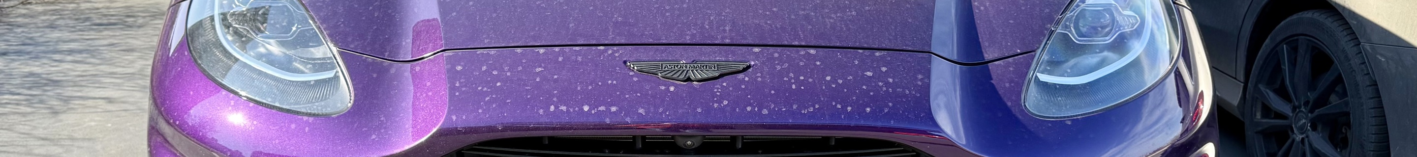 Aston Martin DBX707
