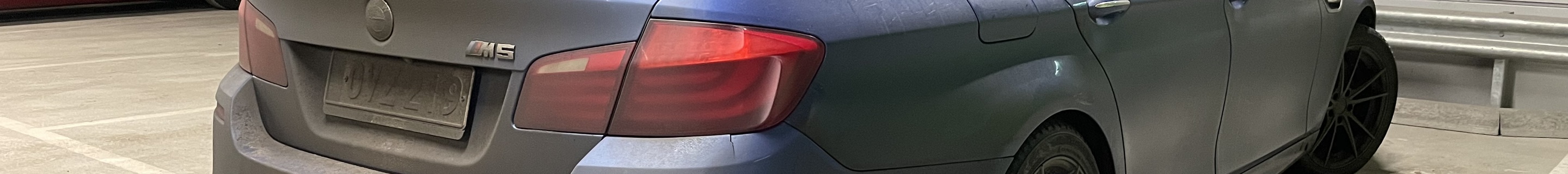 BMW M5 F10 2011