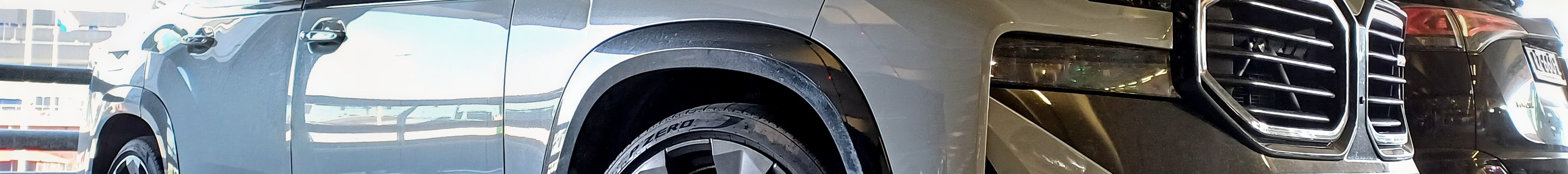 BMW XM G09 Label Red