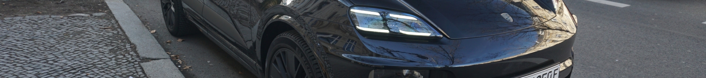 Porsche Macan EV Turbo