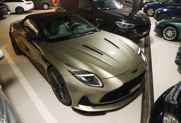 Aston Martin DB12 Volante