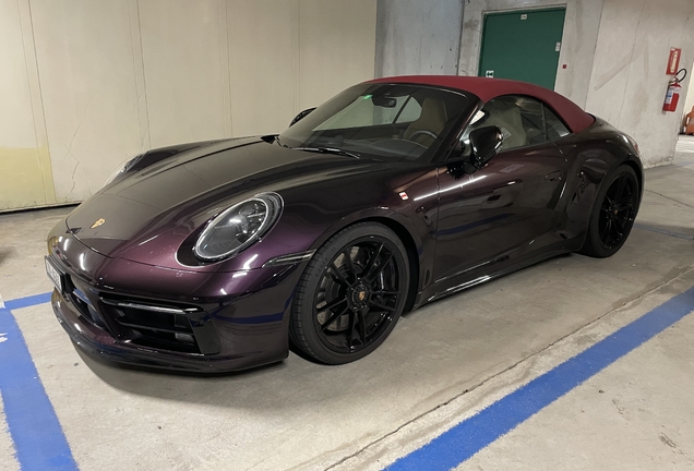 Porsche 992 Carrera 4 GTS Cabriolet