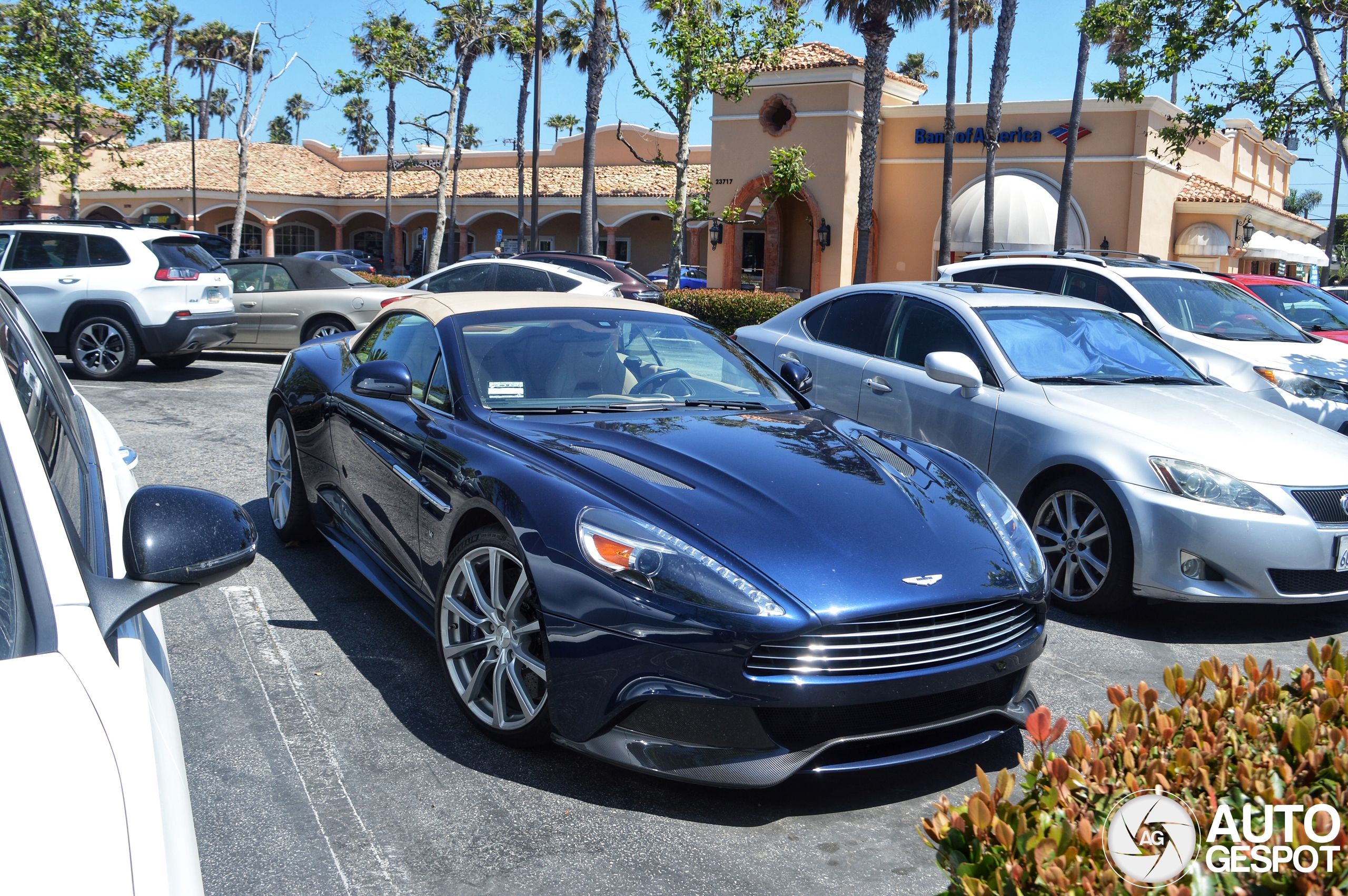 Aston Martin Vanquish Volante